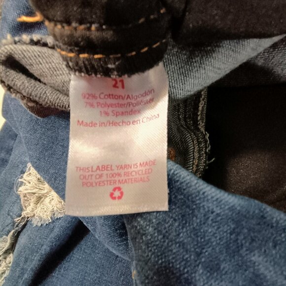 EUC: No Boundaries Sze 21 Dark Wash Distressed Skinny Jeans - Picture 3 of 4